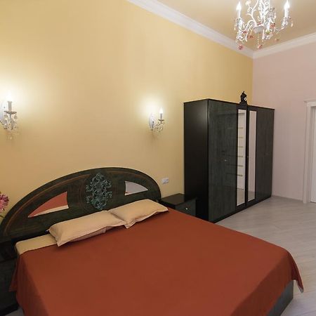 Vip Apartment In The Very Center Of Odessa With Sea View المظهر الخارجي الصورة