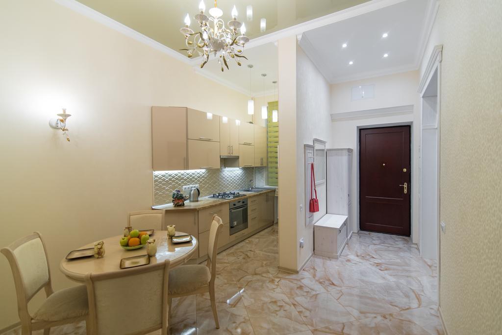 Vip Apartment In The Very Center Of Odessa With Sea View المظهر الخارجي الصورة